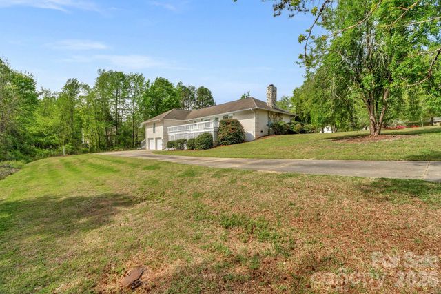 15015 Pawnee Trail, Matthews, NC 28104