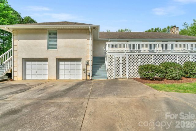 15015 Pawnee Trail, Matthews, NC 28104