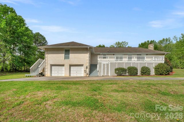 15015 Pawnee Trail, Matthews, NC 28104