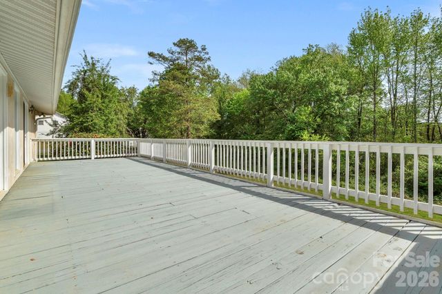 15015 Pawnee Trail, Matthews, NC 28104