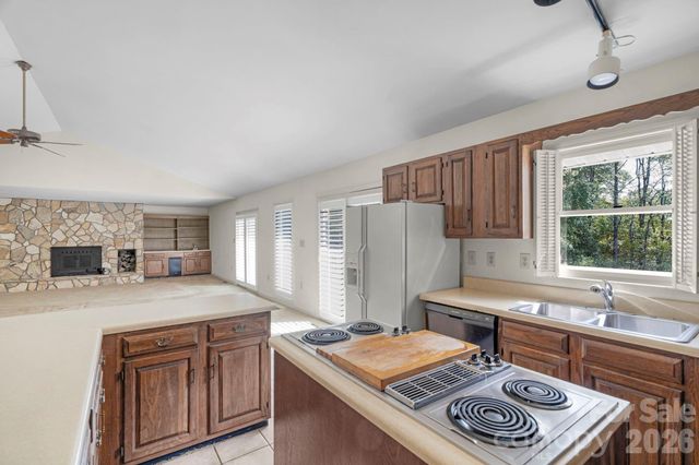 15015 Pawnee Trail, Matthews, NC 28104