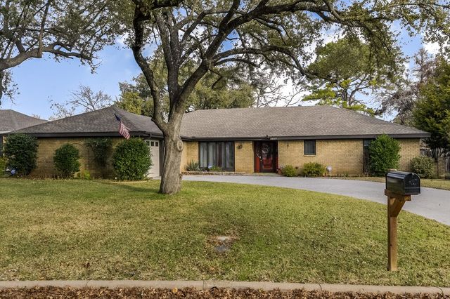 1609 Delta Drive, Arlington, TX 76012