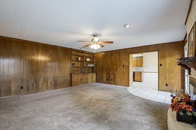 1609 Delta Drive, Arlington, TX 76012