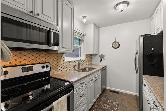 13459 Coliseum Drive, Chesterfield, MO 63017