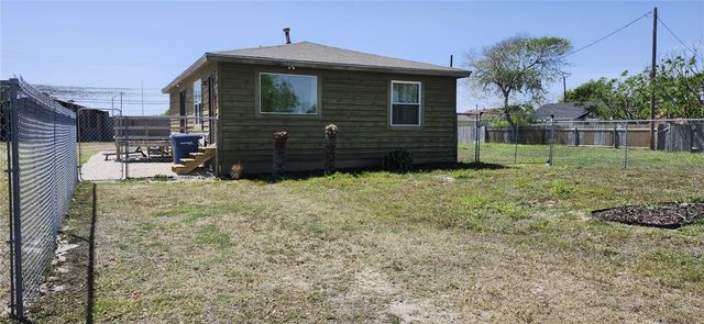 1407 Dema St, Corpus Christi, TX 78418