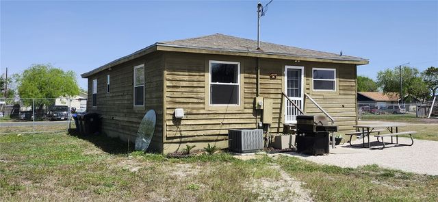 1407 Dema St, Corpus Christi, TX 78418