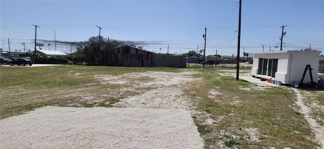 1407 Dema St, Corpus Christi, TX 78418