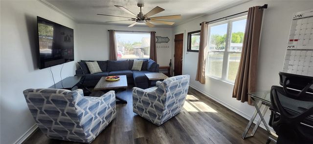 1407 Dema St, Corpus Christi, TX 78418