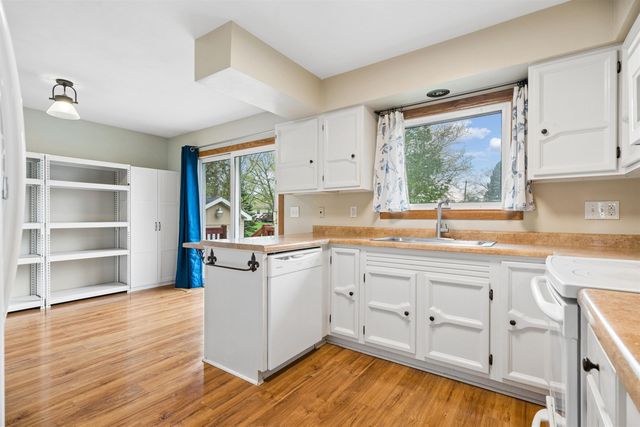 3302 Mt. Vernon Drive, Waterloo, IA 50701