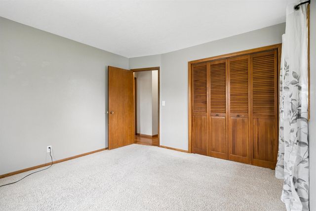 3302 Mt. Vernon Drive, Waterloo, IA 50701