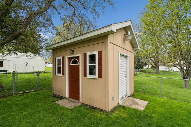 3302 Mt. Vernon Drive, Waterloo, IA 50701