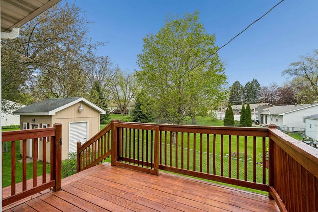 3302 Mt. Vernon Drive, Waterloo, IA 50701