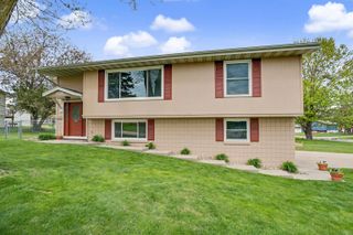 3302 Mt. Vernon Drive, Waterloo, IA 50701