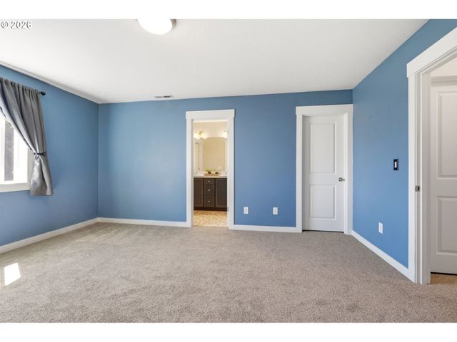 1036 N AUBURN Pl, Ridgefield, WA 98642