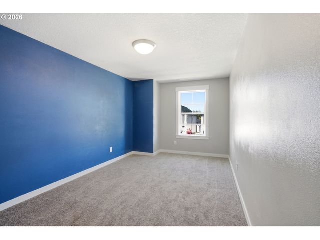 1036 N AUBURN Pl, Ridgefield, WA 98642