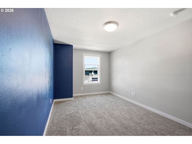 1036 N AUBURN Pl, Ridgefield, WA 98642