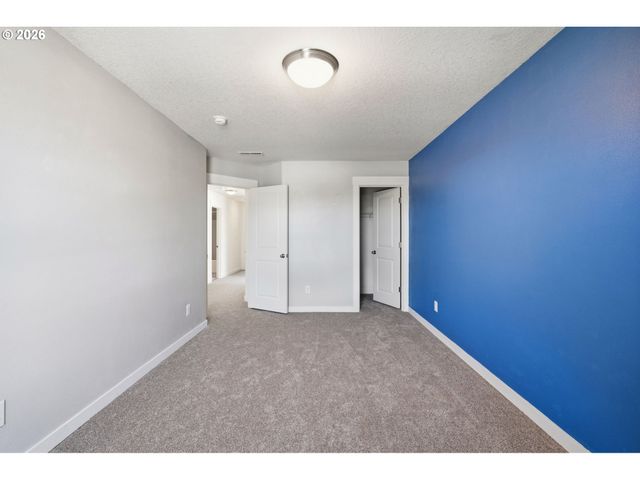 1036 N AUBURN Pl, Ridgefield, WA 98642