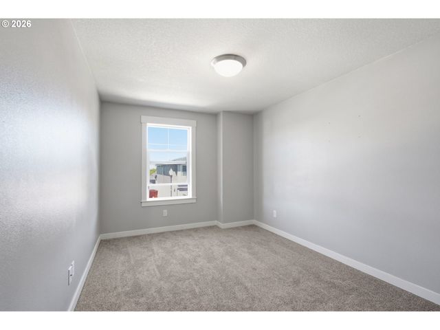1036 N AUBURN Pl, Ridgefield, WA 98642