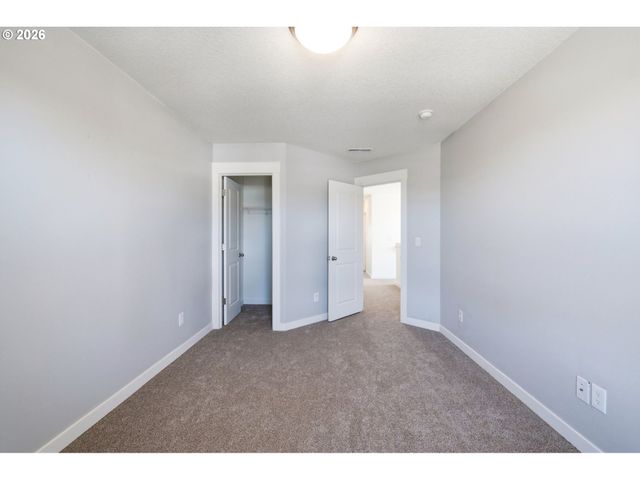 1036 N AUBURN Pl, Ridgefield, WA 98642