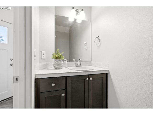 1036 N AUBURN Pl, Ridgefield, WA 98642
