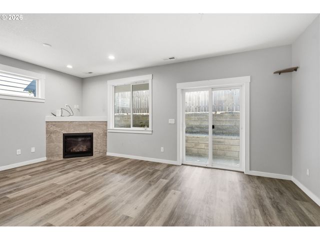 1036 N AUBURN Pl, Ridgefield, WA 98642