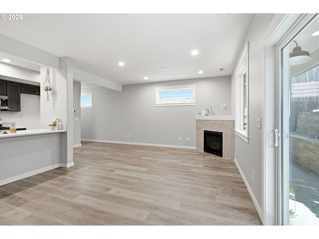 1036 N AUBURN Pl, Ridgefield, WA 98642