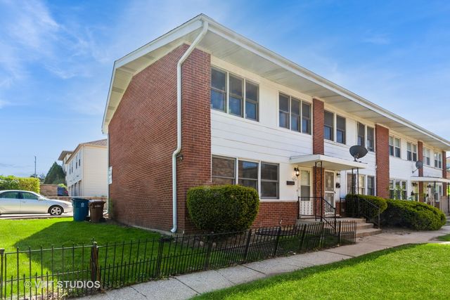 563 Lynn Court A, Glendale Heights, IL 60139