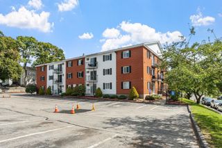 56 Edgeworth 16, Worcester, MA 01605