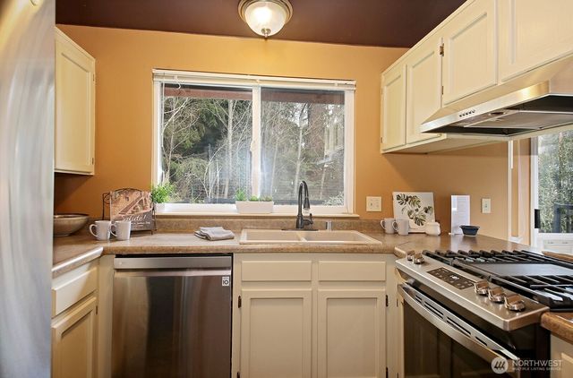 445 Mitchell Drive, Coupeville, WA 98239