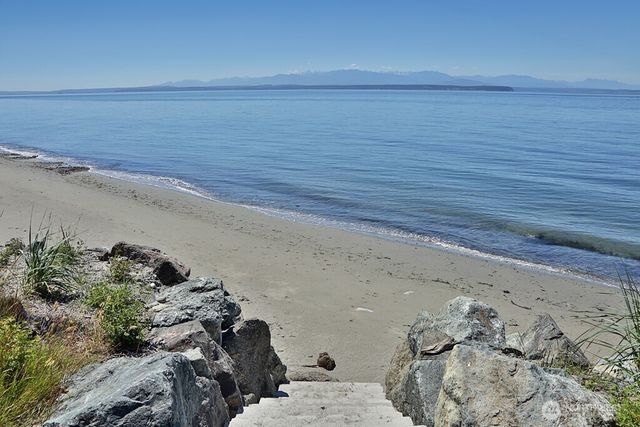 445 Mitchell Drive, Coupeville, WA 98239