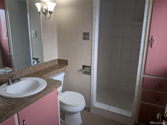 8225 W 19th Avenue, Lakewood, CO 80214