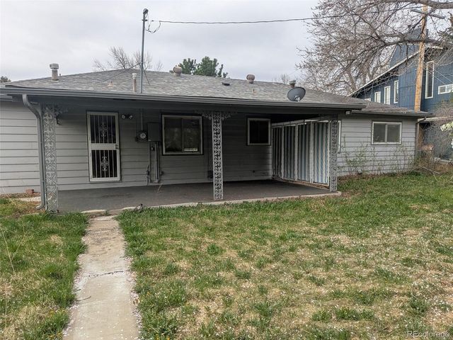 8225 W 19th Avenue, Lakewood, CO 80214