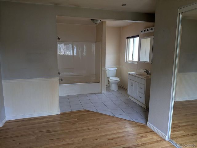 8225 W 19th Avenue, Lakewood, CO 80214