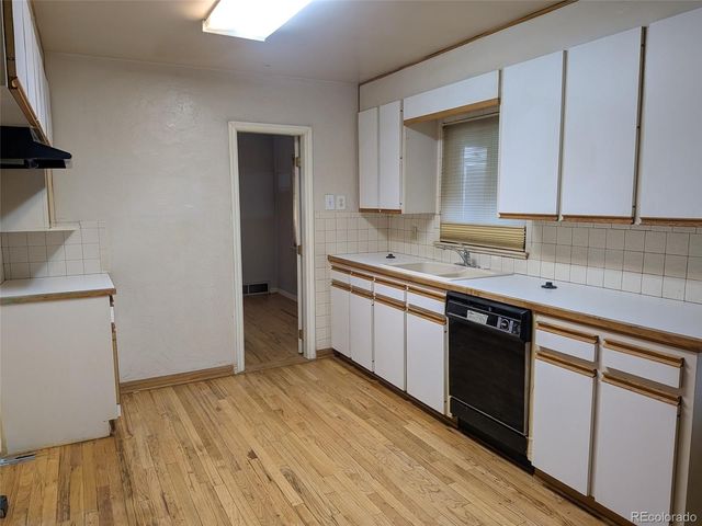 8225 W 19th Avenue, Lakewood, CO 80214