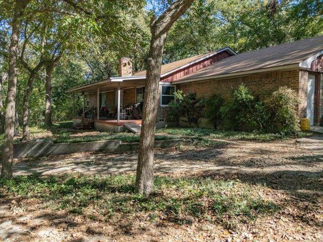 121 Little John Drive, Desoto, TX 75115