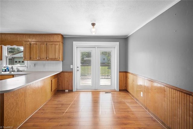 287 Holly Avenue, Mount Airy, NC 27030