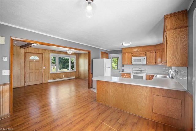 287 Holly Avenue, Mount Airy, NC 27030