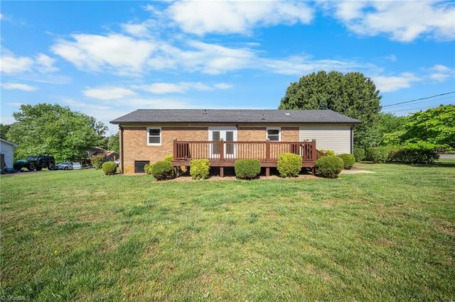 287 Holly Avenue, Mount Airy, NC 27030