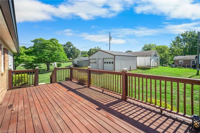 287 Holly Avenue, Mount Airy, NC 27030