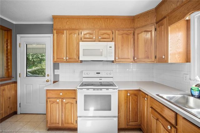 287 Holly Avenue, Mount Airy, NC 27030