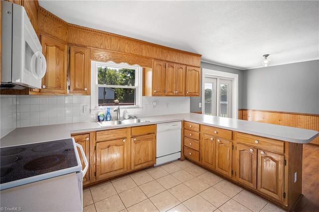 287 Holly Avenue, Mount Airy, NC 27030