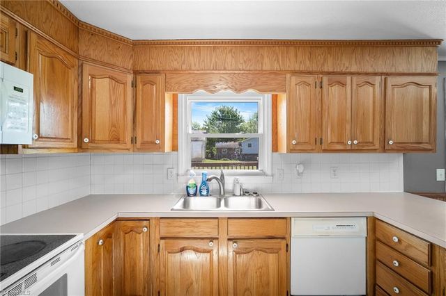 287 Holly Avenue, Mount Airy, NC 27030