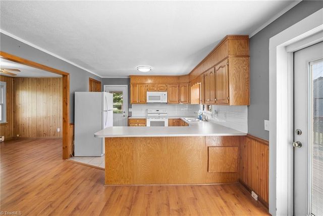 287 Holly Avenue, Mount Airy, NC 27030