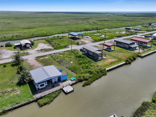 1455 Mabry Street, Gilchrist, TX 77617