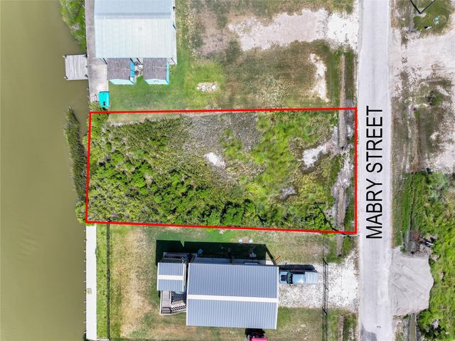 1455 Mabry Street, Gilchrist, TX 77617