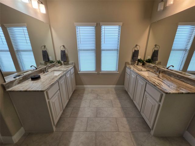 232 Redwood Circle, Trenton, TX 75490