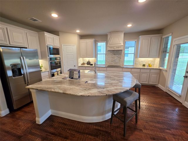 232 Redwood Circle, Trenton, TX 75490