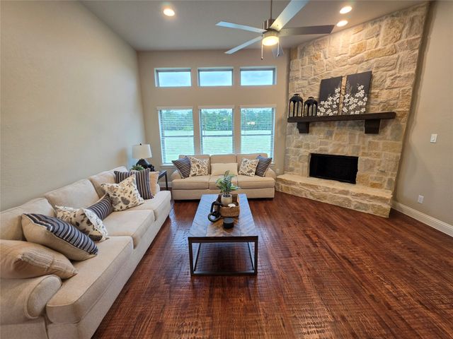 232 Redwood Circle, Trenton, TX 75490