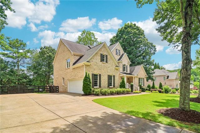 1035 Lillian Drive, Alpharetta, GA 30004