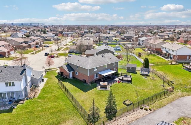 19328 Woodfield Court, Tinley Park, IL 60487